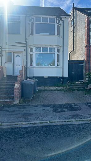 3 Bedroom End Of Terrace House To Rent In Runley Road, Luton, LU1