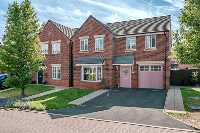 4 Bedroom Detached House For Sale In Whinfell Close, Leyland, PR25