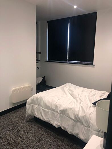 2 Bedroom Flat To Rent In Bradford Old Road, Cottingley, Bingley, BD16