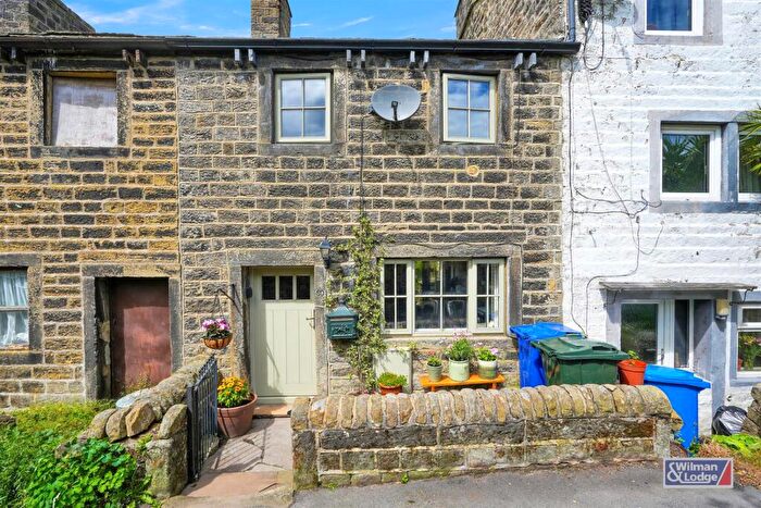 2 Bedroom Cottage For Sale In Middleton, Cowling, BD22