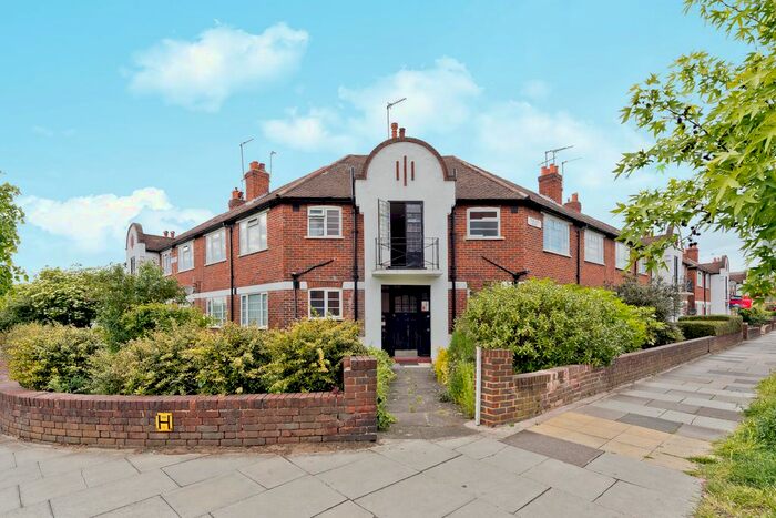 2 Bedroom Flat To Rent In Cranleigh House, West Barnes Lane, London, SW20