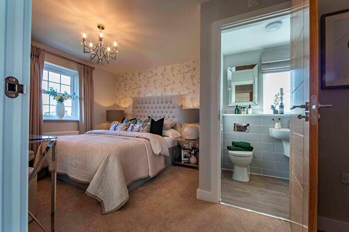 3 Bedroom Detached House For Sale In Selby Road, Howden, DN14