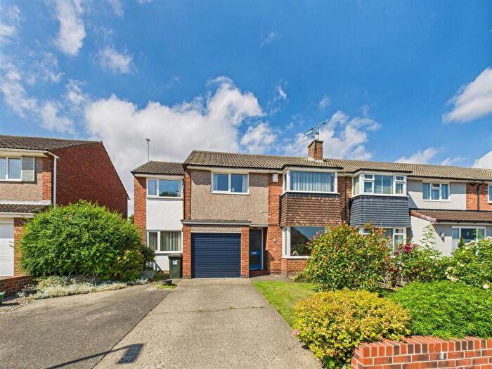 4 Bedroom Semi-Detached House For Sale In Kendal Avenue, Cullercoats, NE30