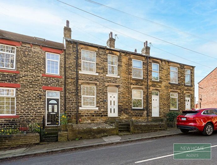 2 Bedroom Terraced House For Sale In Manor Road, Ossett, WF5