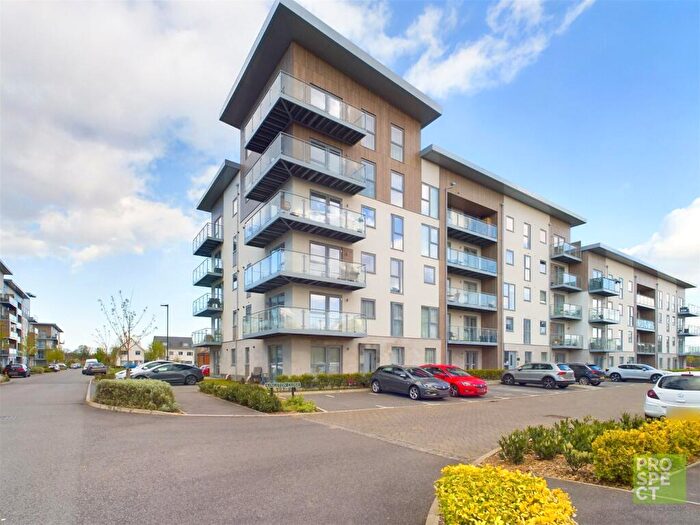 2 Bedroom Apartment For Sale In Meadow House, , Kingston Close, Maidenhead, SL6
