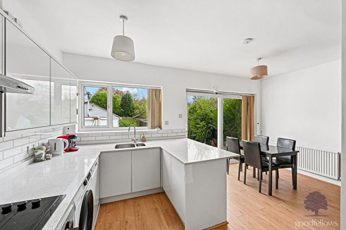 4 Bedroom Semi Detached House To Rent In Martin Grove, Morden, SM4