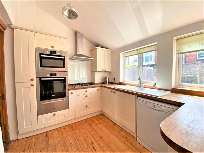 3 Bedroom House To Rent In Holland Road, St Thomas, EX2