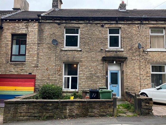 3 Bedroom Terraced House For Sale In Whiteley Street, Huddersfield, HD3