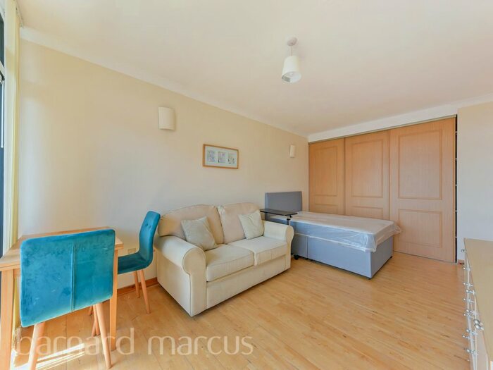 Studio To Rent In Regency Street, London, SW1P