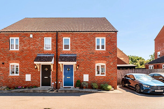 Semi Detached House For Sale In Russet Close, Bedford, MK41