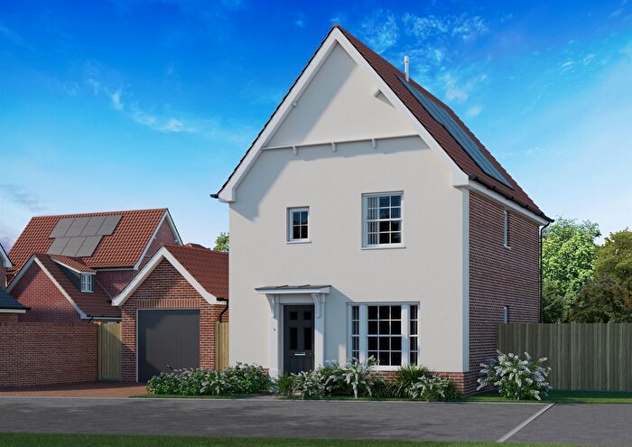 3 Bedroom Detached House For Sale In Cuckoofield Drive, Coltishall, Norwich, NR12