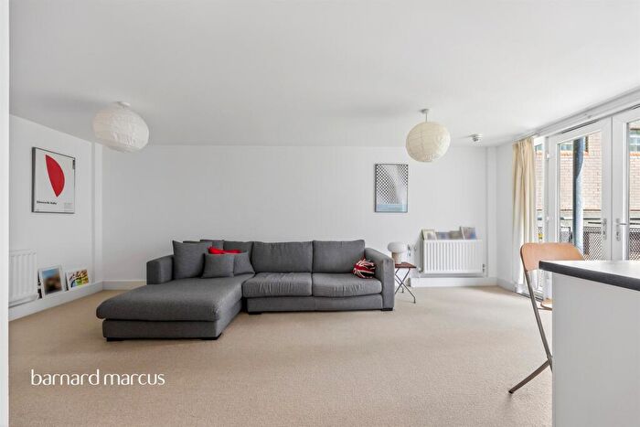 2 Bedroom Flat For Sale In Wandle Road, Croydon, CR0