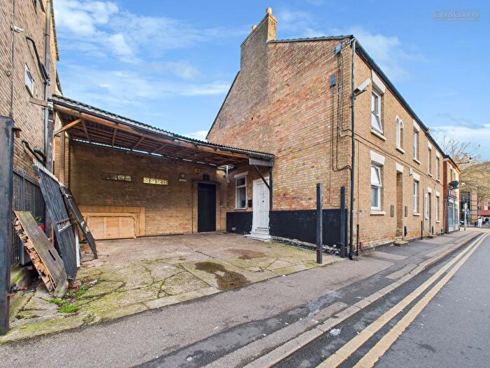 2 Bedroom End Of Terrace House For Sale In Fitzwilliam Street, Peterborough, PE1