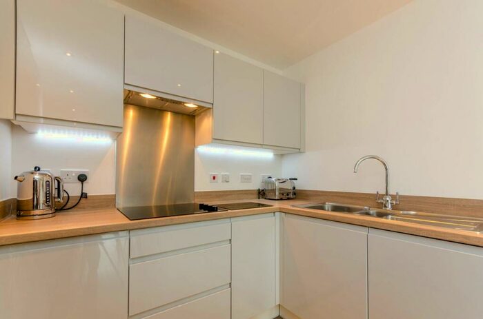 2 Bedroom Flat To Rent In Station View, Guildford, GU1