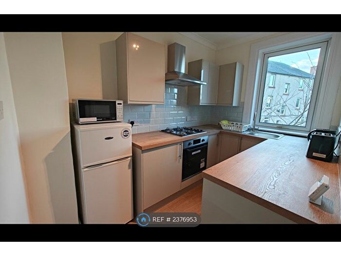 2 Bedroom Flat To Rent In Stenhouse Avenue West, Edinburgh, EH11