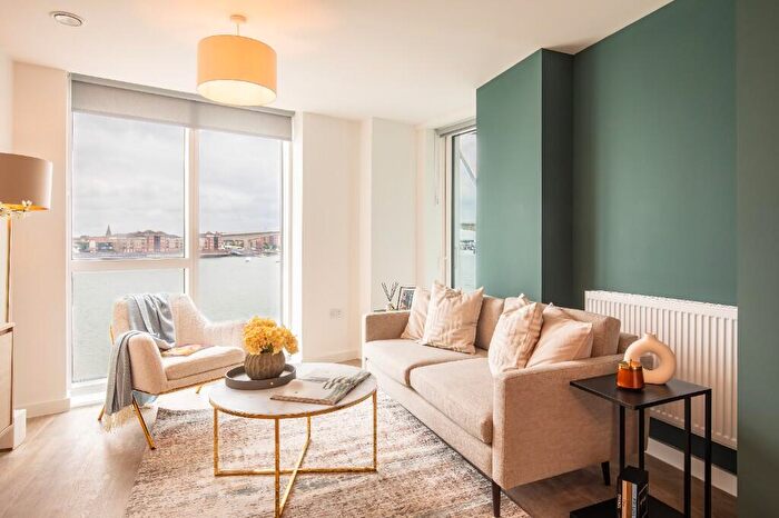 2 Bedroom Apartment To Rent In Centenary Plaza, Southampton, Hampshire, SO19