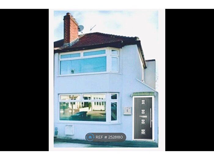 3 Bedroom Semi-Detached House To Rent In Clinton Avenue, Welling, DA16