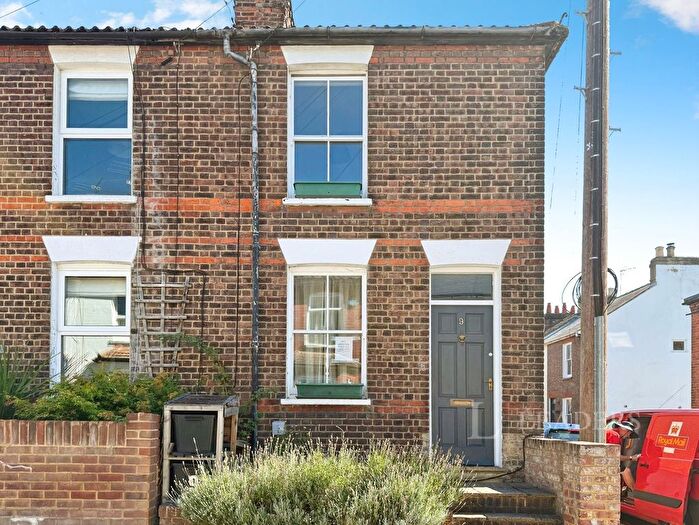 2 Bedroom End Of Terrace House For Sale In Inkerman Road, St. Albans, Hertfordshire, AL1