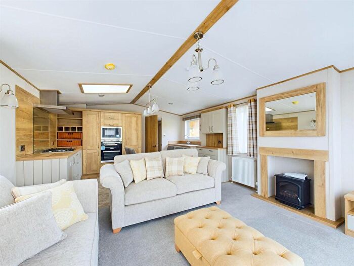 2 Bedroom Chalet For Sale In Woodthorpe Leisure Park, Woodthorpe, Alford, LN13