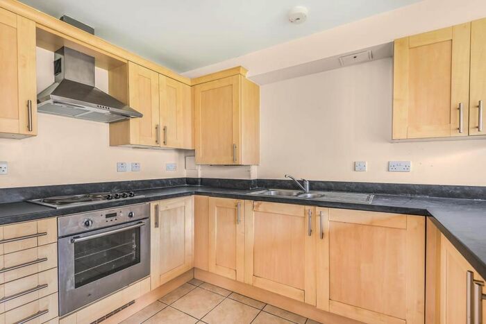 1 Bedroom Flat To Rent In Hayes, Hillingdon, UB3