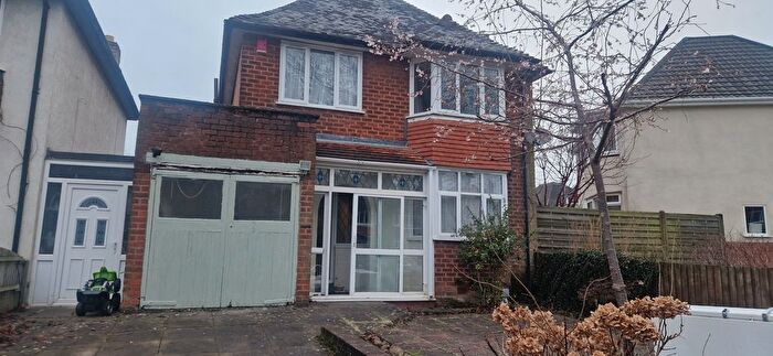 3 Bedroom Detached House To Rent In The Hurst, Birmingham, B13