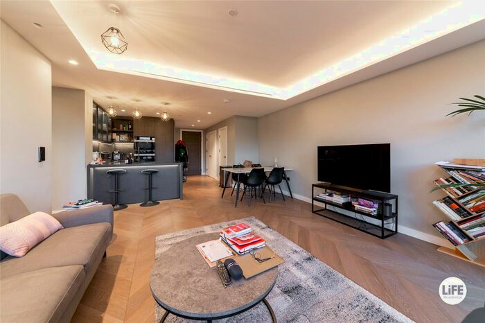 2 Bedroom Flat To Rent In - Cleveland Street, London, W1T