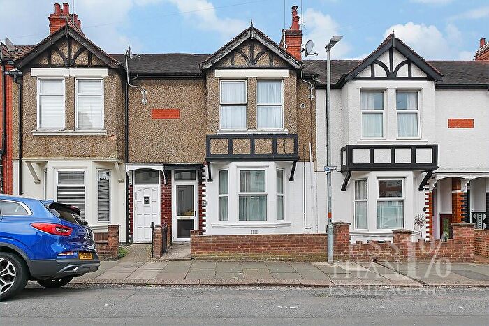3 Bedroom Terraced House For Sale In Glasgow Street -, NN5