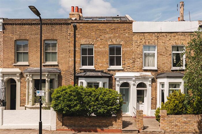 4 Bedroom Terraced House For Sale In Clifden Road, London, E5