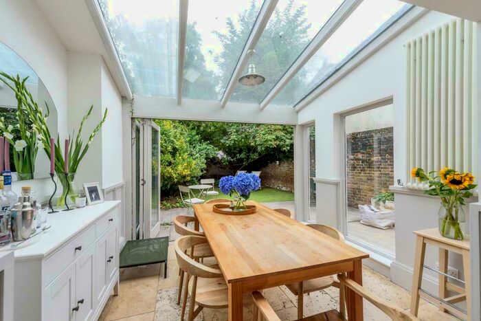 2 Bedroom Apartment To Rent In Willoughby Road, London, NW3