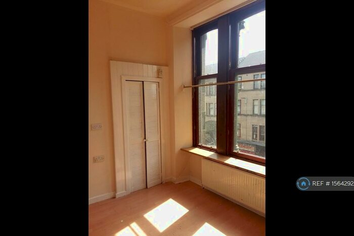 2 Bedroom Flat To Rent In Broomlands Street, Paisley, PA1