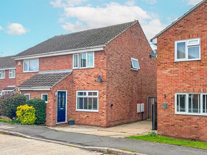 2 Bedroom Semi-Detached House For Sale In Hanningfield Close, Rayleigh, SS6