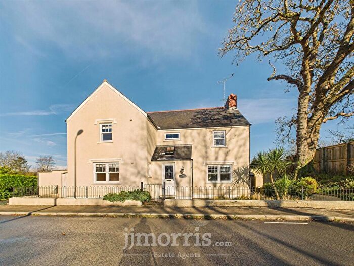 4 Bedroom Detached House For Sale In Cysgod-y-Coed, East Street, Newport, SA42