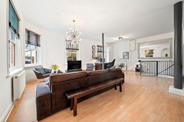 3 Bedroom Flat To Rent In Duke Of Suffolk House, Hawkstone Road, SE16