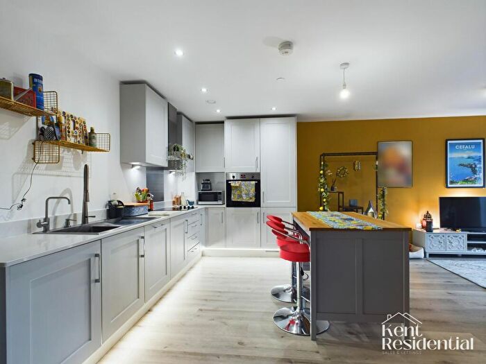 1 Bedroom Apartment For Sale In Mill Wood, Claribel Court Mill Wood, ME14