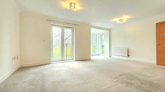 2 Bedroom Maisonette To Rent In Ingress Park Avenue, Greenhithe, DA9