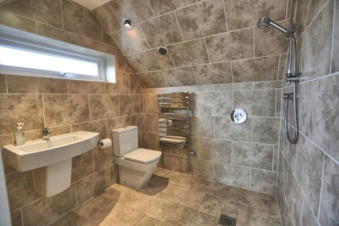 3 Bedroom Bungalow For Sale In Gleave Avenue, Bollington, Macclesfield, SK10