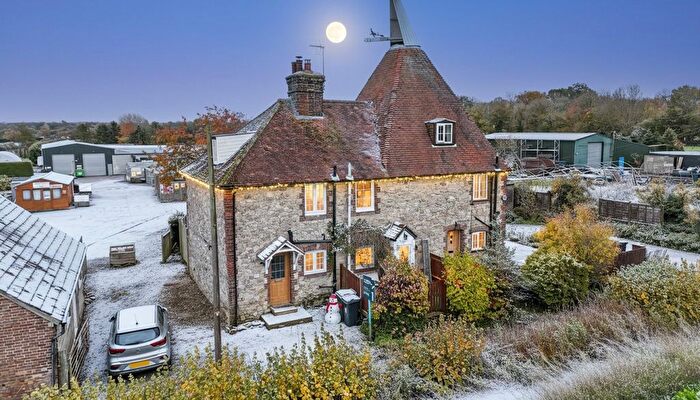 1 Bedroom Cottage For Sale In Wierton Road, Boughton Monchelsea, ME17