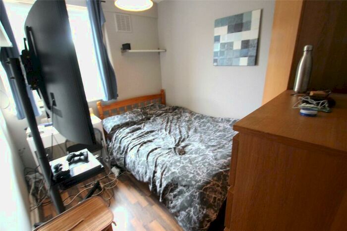 5 Bedroom Property To Rent In Mellish Street, London, E14