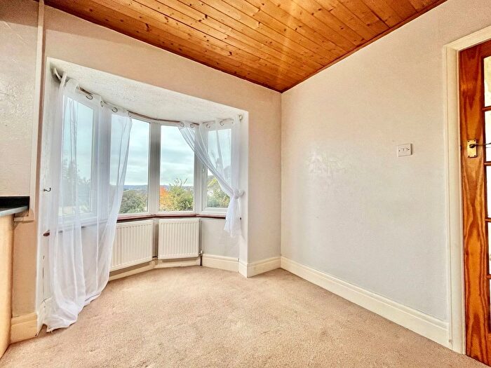 2 Bedroom Flat For Sale In Kingshurst Drive, Paignton, TQ3