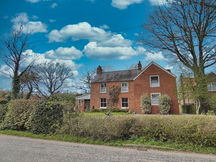 5 Bedroom Detached House For Sale In Main Road, Authorpe, Louth, LN11