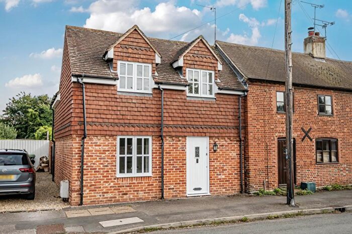 2 Bedroom Semi-Detached House For Sale In Milton Village, Oxfordshire, OX14