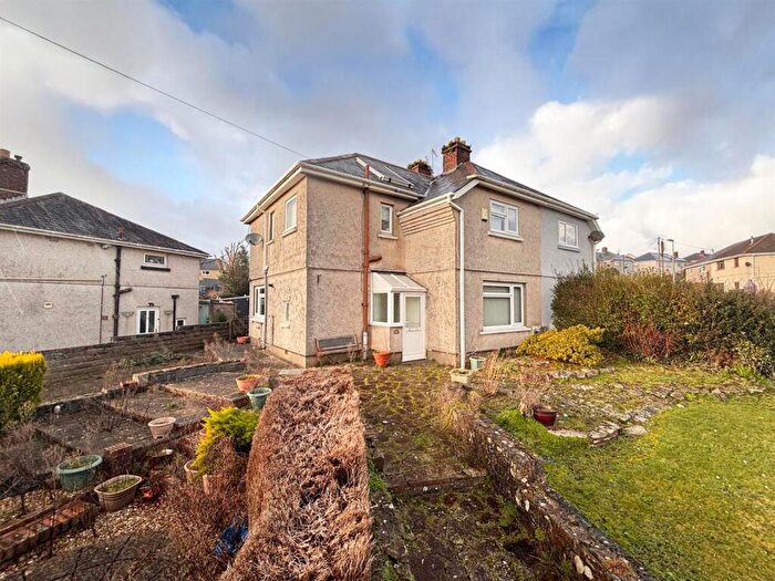 3 Bedroom Semi-Detached House For Sale In Heol Nant Y Felin, Llanelli, SA15