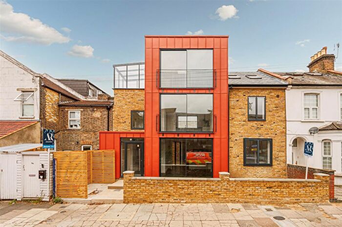 2 Bedroom Flat To Rent In Spencer Road, London, W3