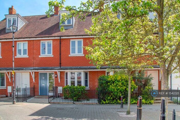 4 Bedroom Terraced House To Rent In Old Watling Street, Canterbury, CT1