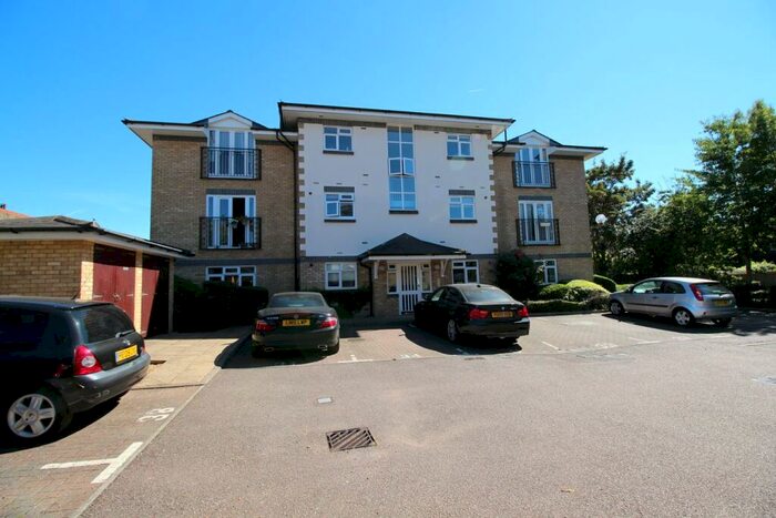 2 Bedroom Apartment To Rent In Stevenage Road, Hitchin, SG4
