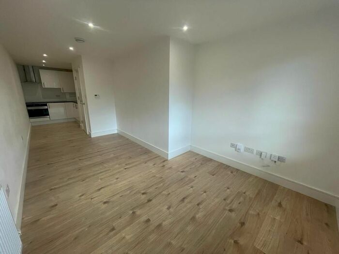 1 Bedroom Flat To Rent In Midland Road, Luton, LU2