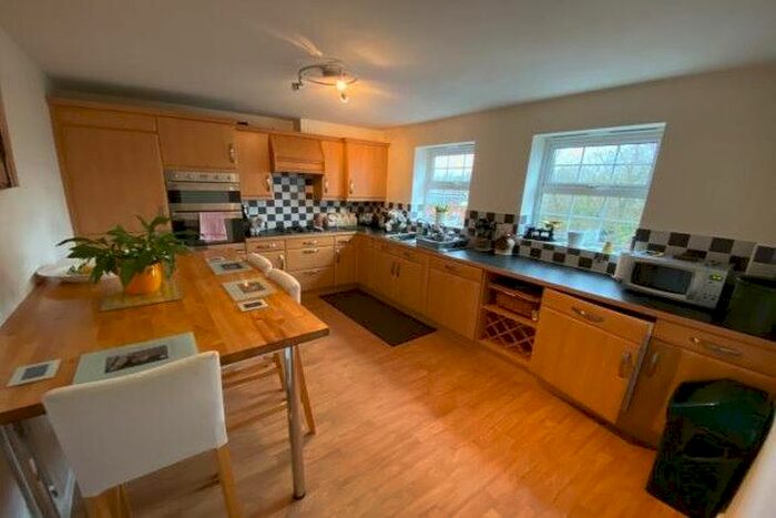 3 Bedroom Flat To Rent In Perrett Way, Bristol, BS20