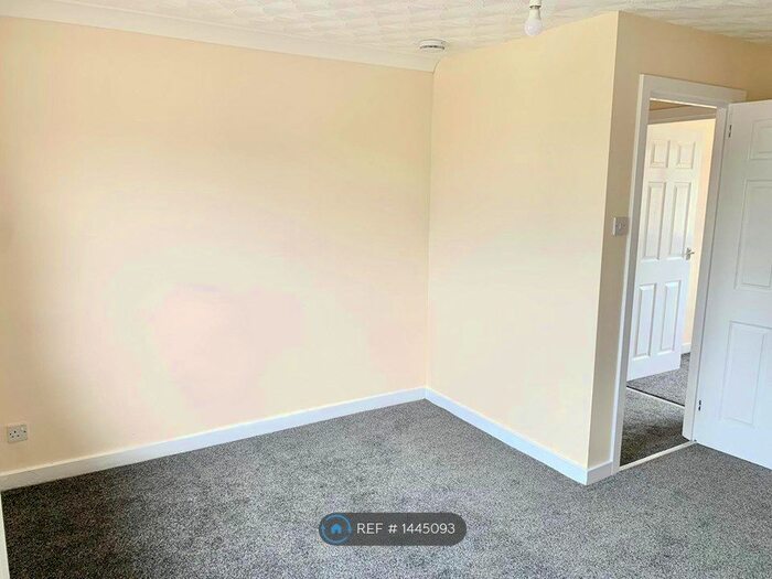 4 Bedroom Flat To Rent In Lochinver Crescent, Paisley, PA2