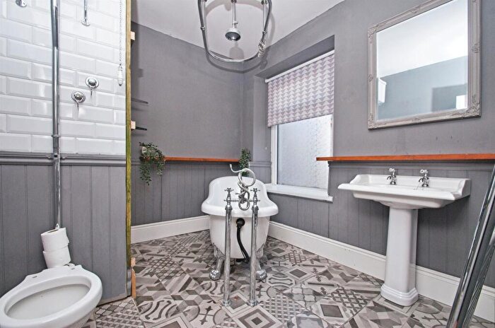 3 Bedroom End Of Terrace House For Sale In Pentre Beili Place, Lewistown, Bridgend, CF32