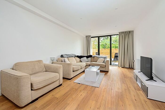 1 Bedroom Flat To Rent In Farnborough Road, Farnborough, GU14